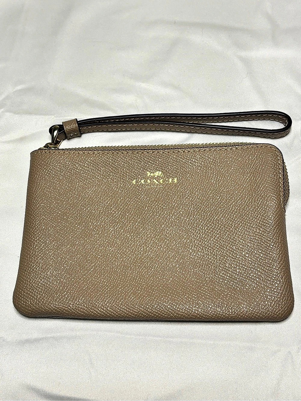 Coach Corner Zip Wristlet in Crossgrain Leather Brown